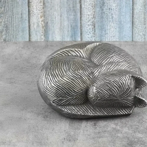 Cat Urns for remembering a much-loved cat – design 5