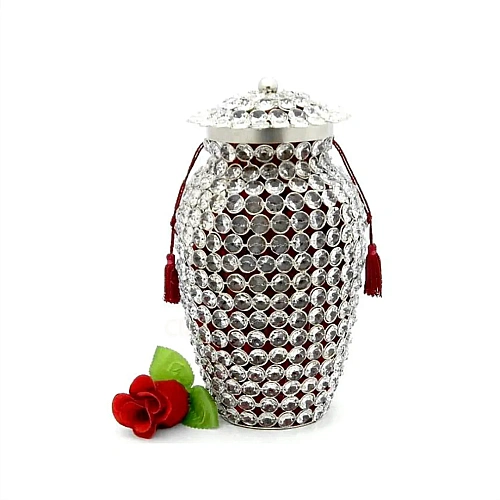 Iron Urn for long-lasting indoor memorials and columbarium niches – design 4