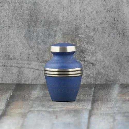 Keepsake Urn for sharing a small portion of ashes among family – design 1