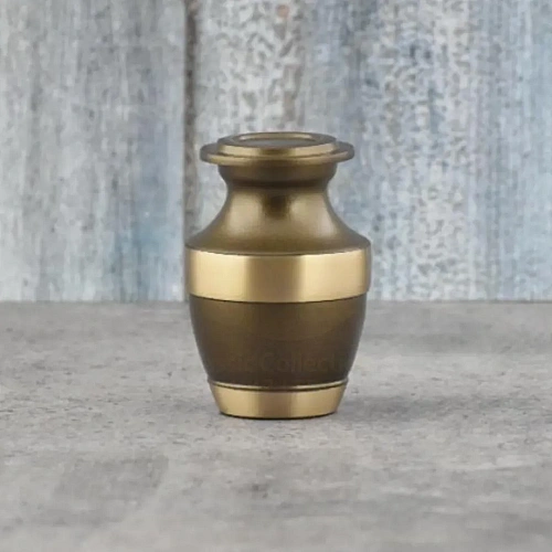 Keepsake Urn for sharing a small portion of ashes among family – design 7